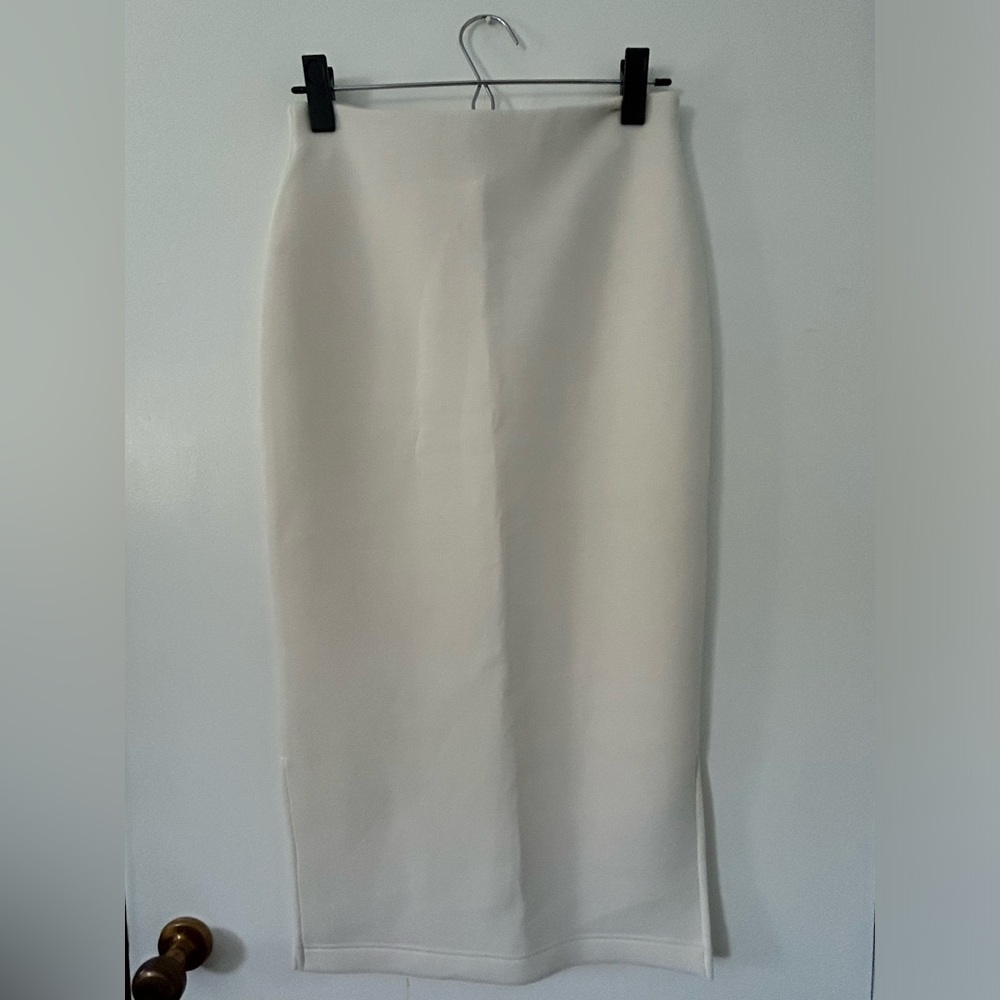 Leze the Label skirt - Never worn, excellent condition. Size M.